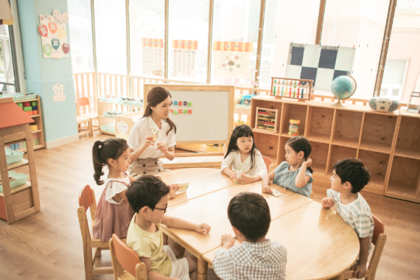 趣策略 最新统计出炉：幼儿园一年关掉2万所，民办校少了1.5万所